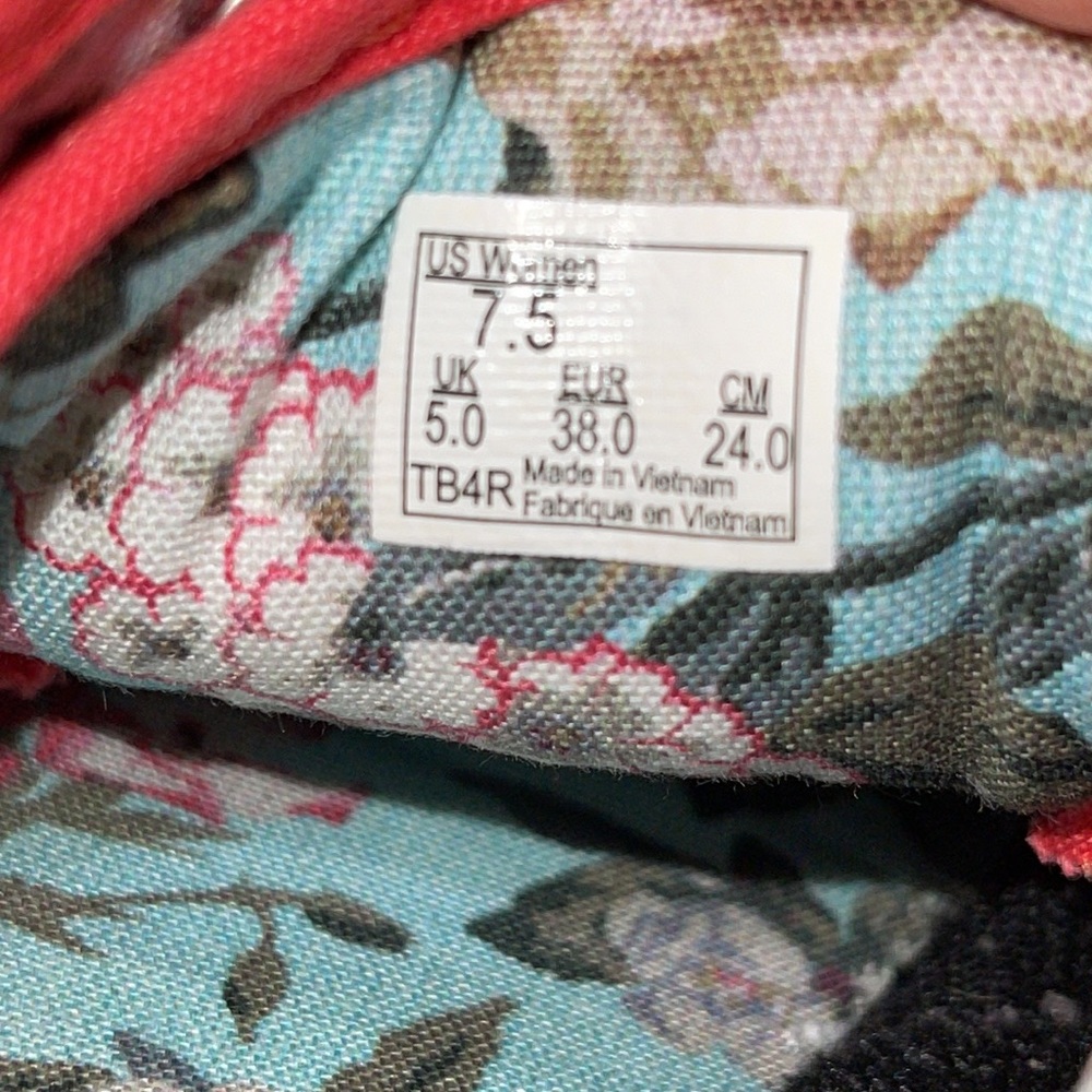 Vans - Picture 8 of 8
